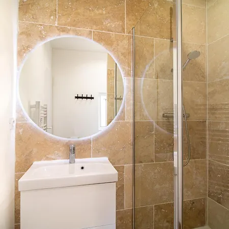 Cosy Nîmes-centre 2 Appartement *