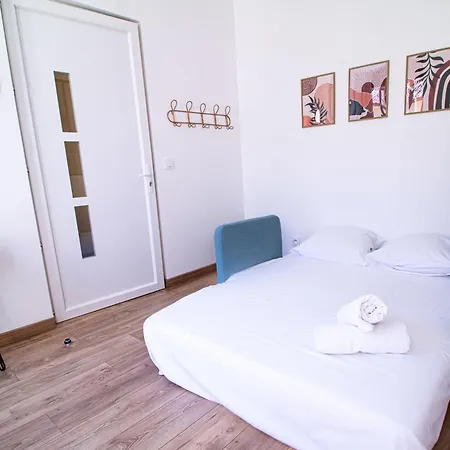 Appartement Cosy Nîmes-centre 2 *
